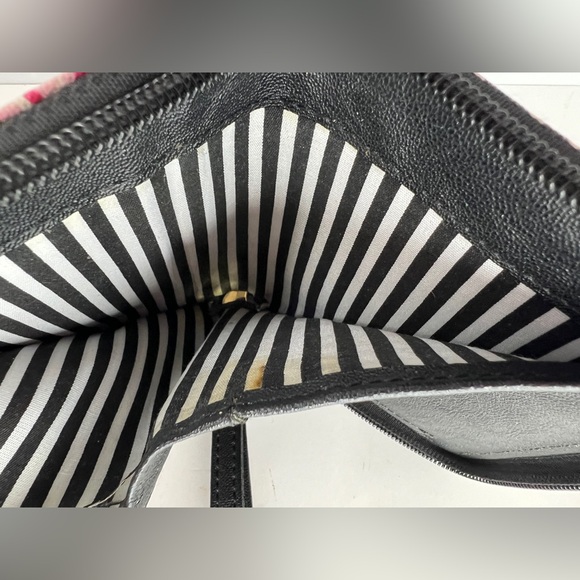 Betsey Johnson Luv Betsey Rose Multi Zip-Around Wallet Wristlet - Picture 4 of 12